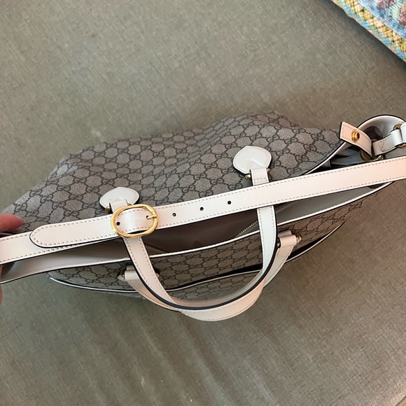 Gucci GG Supreme Canvas diaper bag in Beige/Cream - Picture 8 of 8